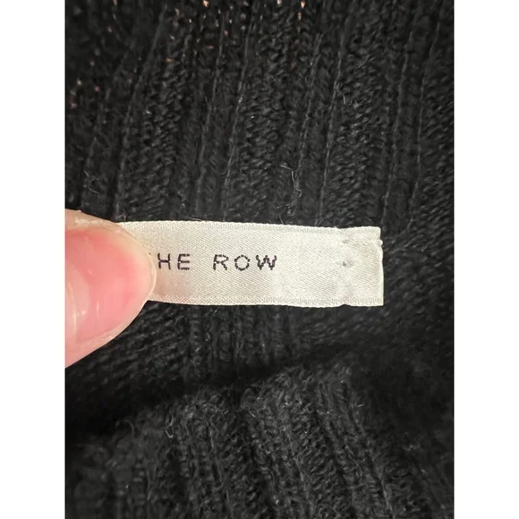 NWOT THE ROW Black Cashmere Turtleneck Sweater M